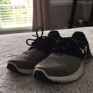 Under Armour Sneakers
